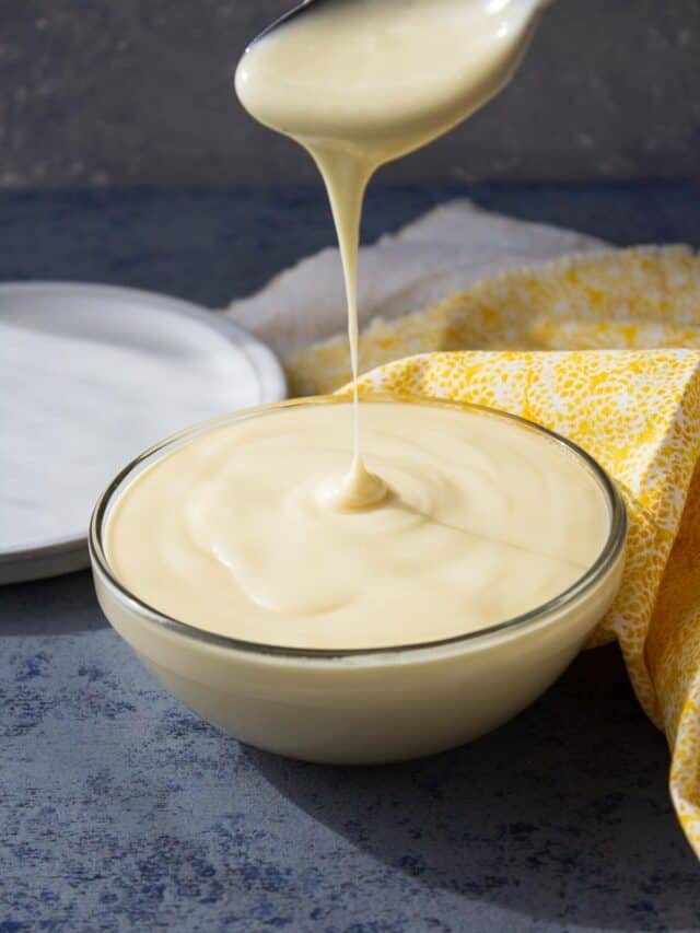 Sour Cream Icing Recipe (easiest icing ever)