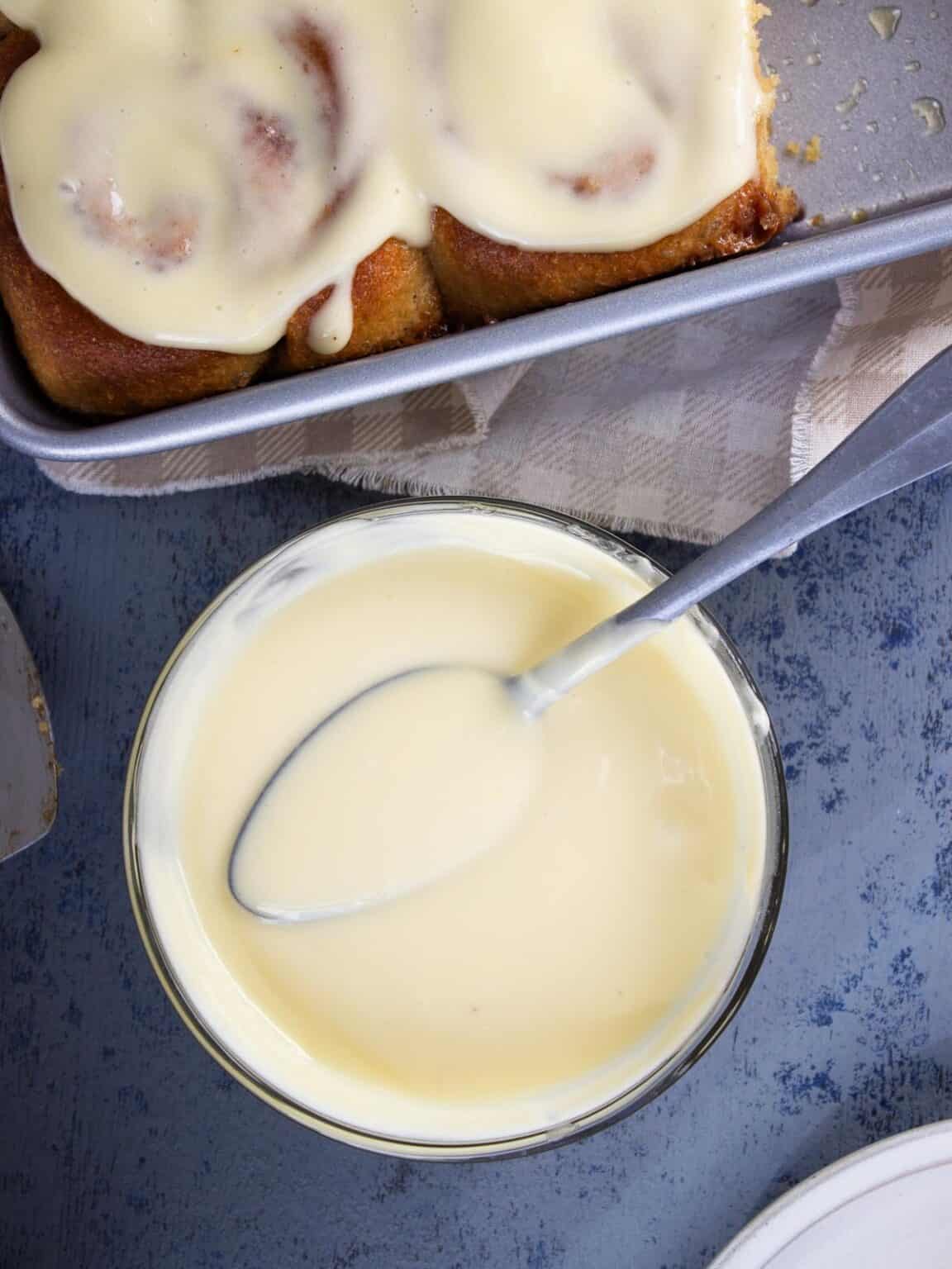 Sour Cream Icing Recipe (easiest icing ever)